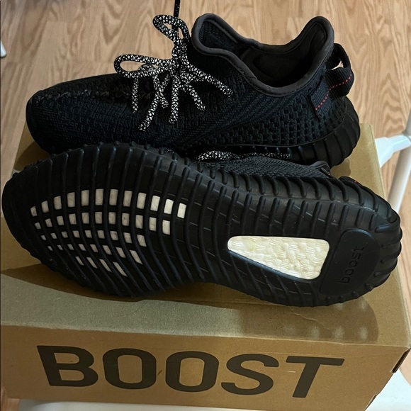 Yeezy Black Knit Sneakers/Men size 5/Women size 6/excellent condition/ Worn once - Picture 2 of 6